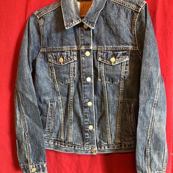 GAP WOMAN' S CLASSIC DENIM JEAN JACKET SIZE SMALL NEW WITH TAGS - Picture 9 of 15
